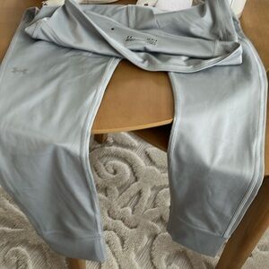 COPY - Under armour compression leggings ! Silver gray nwt